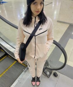 Nike tech junior pink