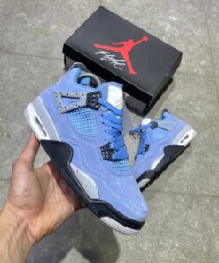 Air Jordan 4 UNC