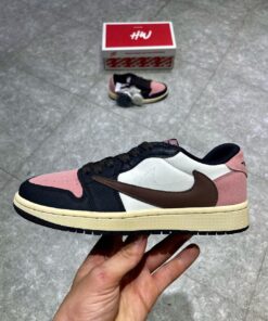 Air Jordan low travis scott pink