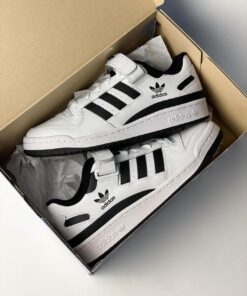 Adidas forum white and black classic