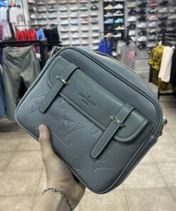 Sacouche Lv gris avec boîte