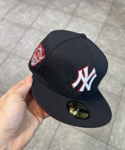 Casquette NYC noir logo blanc rouge