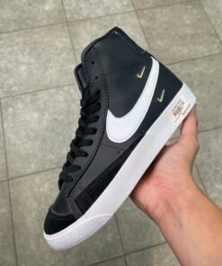 Nike blazer black