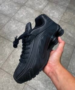 Shox R4 full black