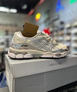 ASICS gel-nyc silver white