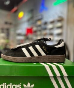 Adidas spezial black