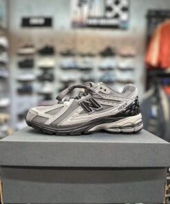 New balance 1906 grey & black