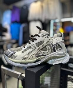 Balenciaga runner grey
