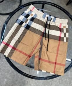 Short burberry 1