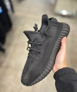 Yezzy full black